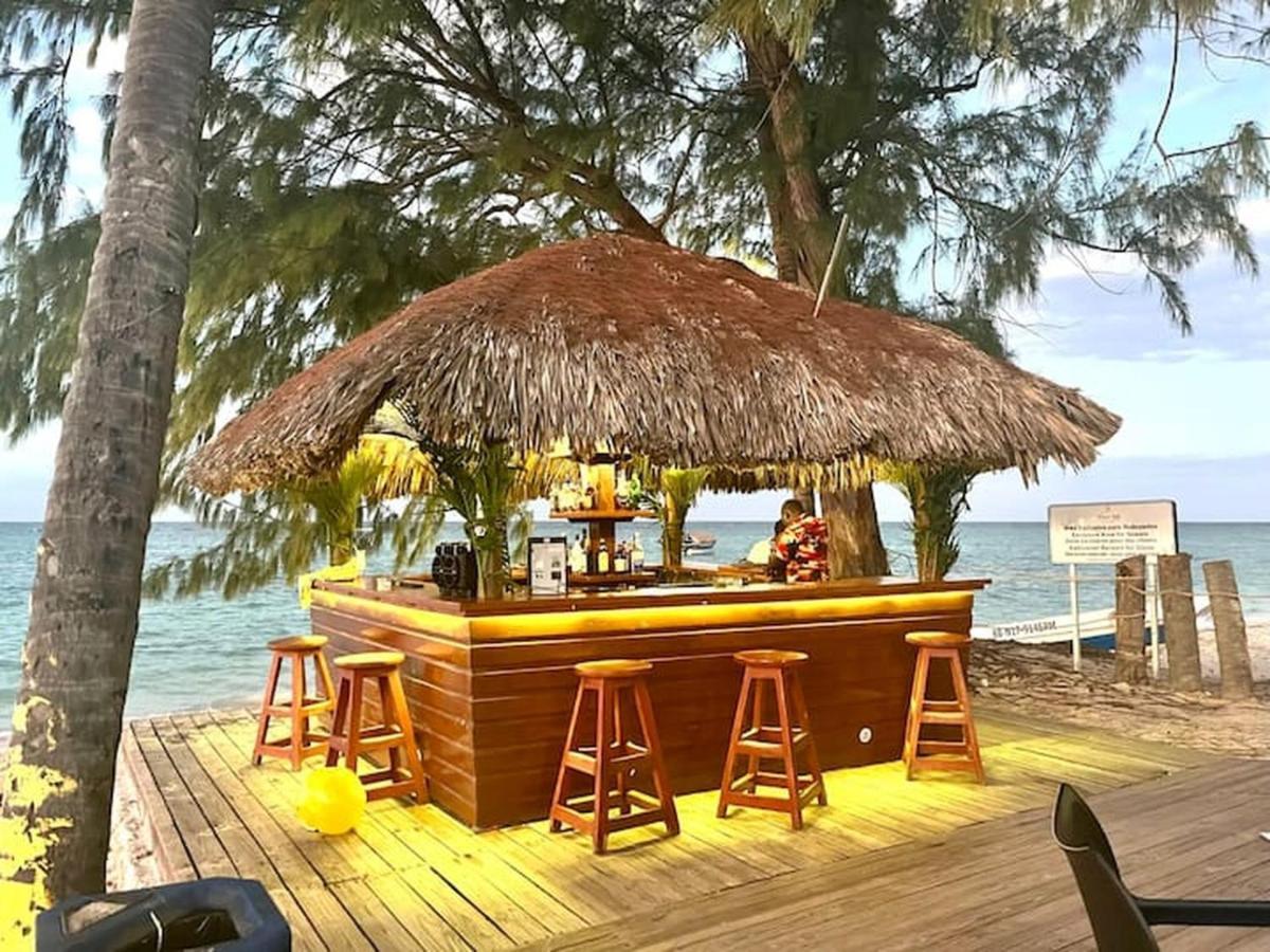 Chic Beachfront Apartment - Private Beach Access Punta Cana Exterior photo